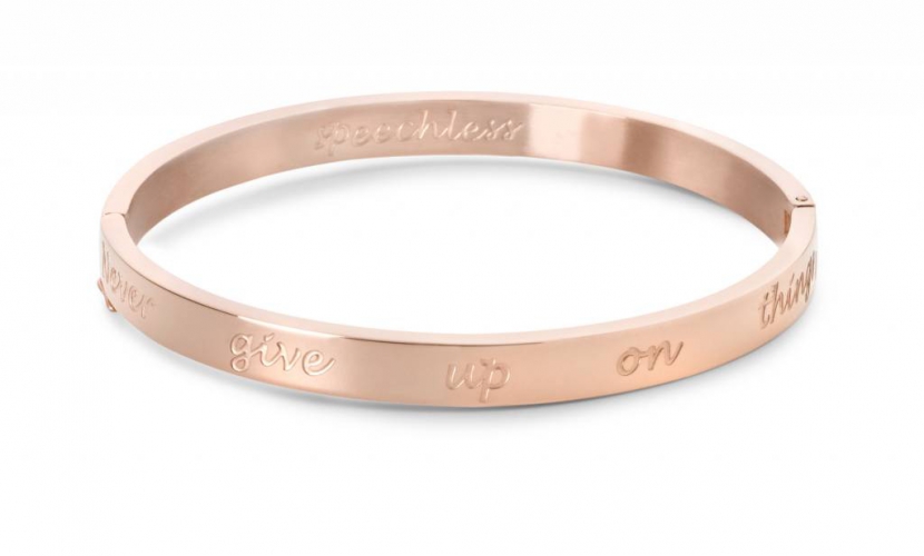 Cadeautip armband never give up on things that make you smile rosegoud